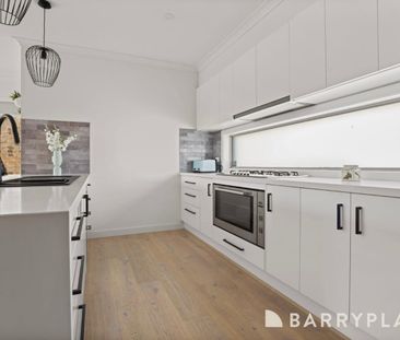 Coastal Comfort Meets Modern Style - Photo 4