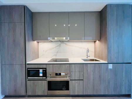 For Lease - 8 Interchange Way Unit# 2605, Vaughan, Ontario - Photo 4