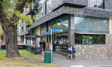 Modern One-Bedroom Apartment in Prime North Melbourne Location - Photo 2