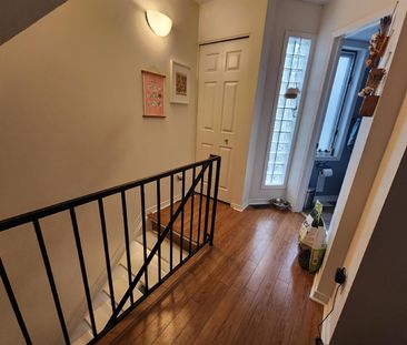 518 Lisgar Street - Photo 2
