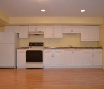 $1,950 / 2br - 1172ft2 - Spacious 2 bdrm bsmt suite available - Photo 3