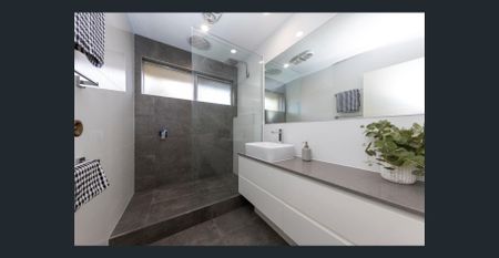 Sunfilled corner apartment, Boutique block, Great location - Photo 3