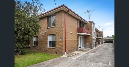 Neat As A Pin - Photo 3