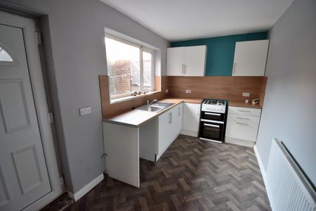 2 bedroom terraced house to rent - Photo 5