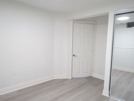 For Lease - 195 Castlebar Crescent, Oshawa, Ontario - Photo 3