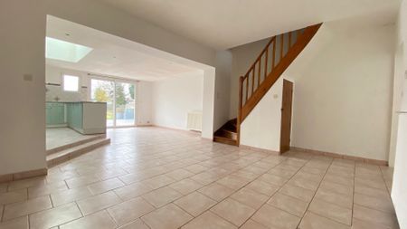 Location Maison 4 pièces 78m² SIN LE NOBLE 59450 - Photo 4