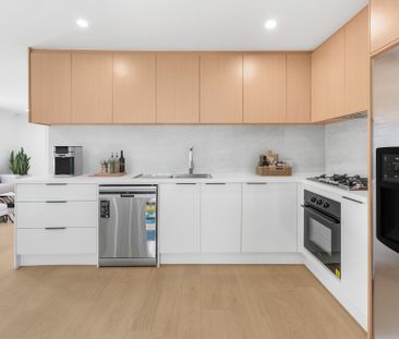 Open the door to effortless family living - Photo 2