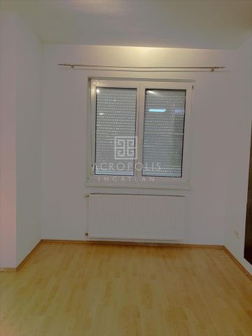 Kiadó jó állapotú lakás - Kecskemét - Photo 5