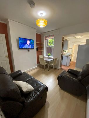 4 bedroom house to rent - Photo 1