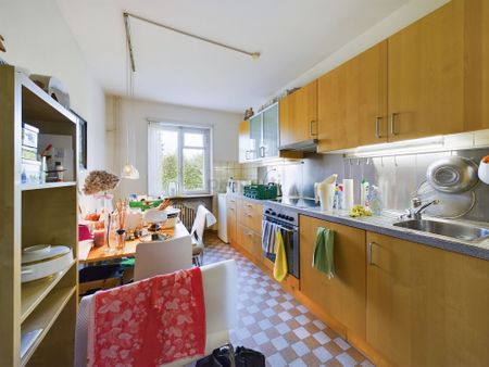 Charming 3.0-room apartment in a prime location in Basel - Photo 4