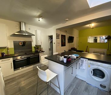 2 bedroom house share for rent in Raddlebarn Road, Selly Oak, Birmingham, West Midlands, B29 - Photo 4