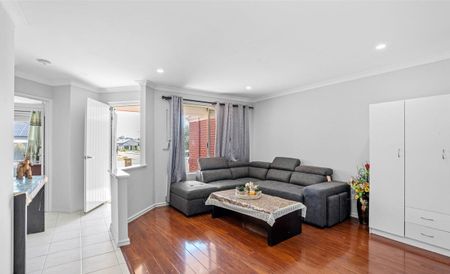 8 Greenwich Gardens, Bertram WA 6167 - House For Rent | Domain - Photo 4