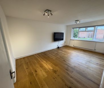 Mulberry Close, Broxbourne - Photo 2