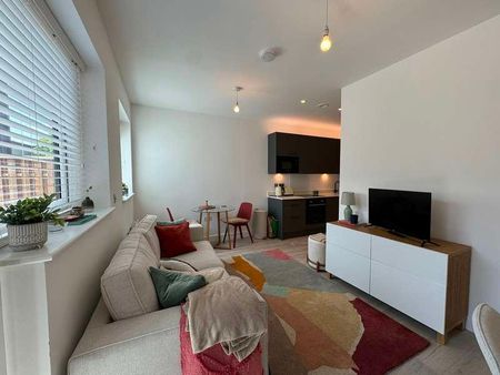 Marlborough House, Clivemont Road, Maidenhead, SL6 - Photo 2