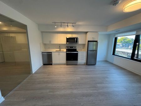 For Lease - 3 Strathgowan Avenue Unit# 313, Toronto, Ontario - Photo 4