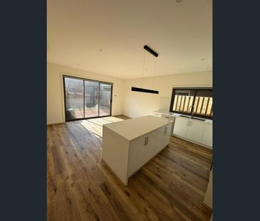 94 Monash Street, Sunshine, Vic 3020 - Photo 1