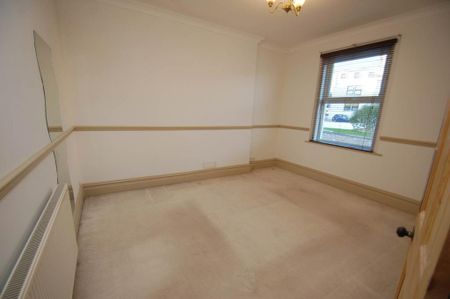 4 bedroom terraced house to rent - Photo 4