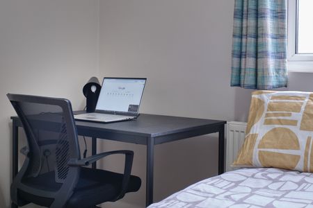 4 Bed Terraced House, Hartley Road, NG7 - Photo 5