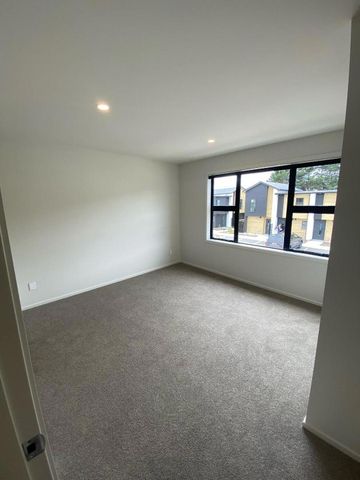The Strand - Brand New 2-bedroom townhouse! - Photo 2