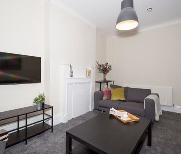 Room 4 – 26 Stanmore Road, Burley, Leeds, LS4 2RU - Photo 4