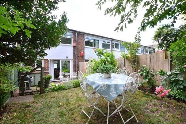 Moon Court, Lyme Farm Road, Lee, London, SE12 - Photo 1