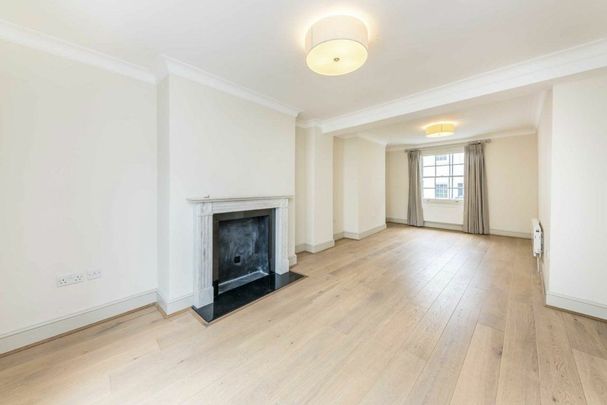 First Street, Chelsea, SW3 - Photo 1