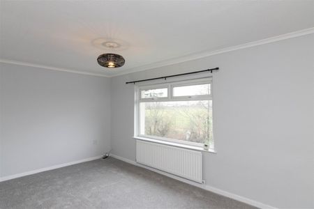 2 Bedroom House - Photo 2