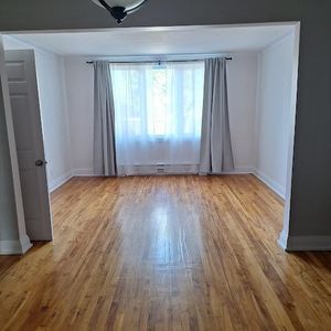 5 1/2 with 3 bedrooms in Parc Extension - Photo 2