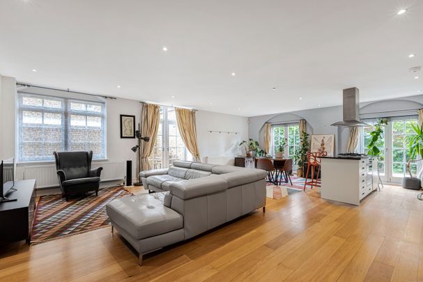 2 Bed Flat, Tottenham Road, N1 - Photo 1