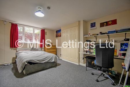 12 Bedroom Mid Terraced House for rent in Hyde Park Road - Photo 4