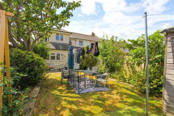 Danescroft Drive, Leigh-on-sea, SS9 - Photo 1