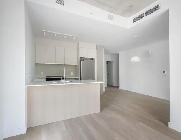 2600 Cavendish Blvd | 2600 Boulevard Cavendish, Montreal - Photo 1