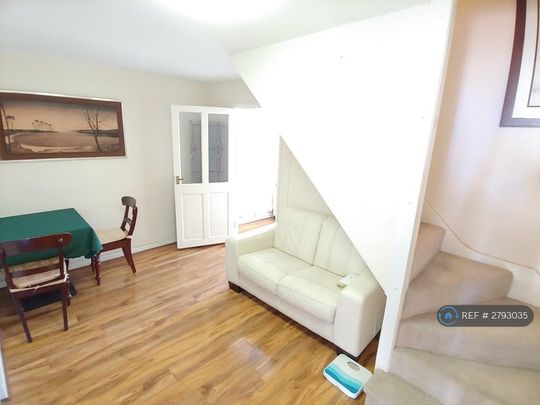 3 bedroom flat to rent - Photo 1