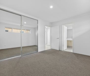 Beautiful Brand New Four Bedroom Home! - Photo 6