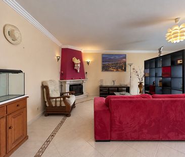 Apartamento T2 com amplo terraço, parqueamento fechado e vista desa... - Photo 1