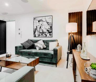 6 Beds 6 Baths - Photo 1