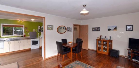 Welcoming home steps away from Isel Park - Photo 2