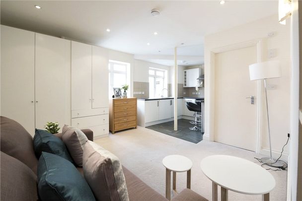 A modern studio flat situated in a period building ideally located in the heart of Marylebone Village. - Photo 1