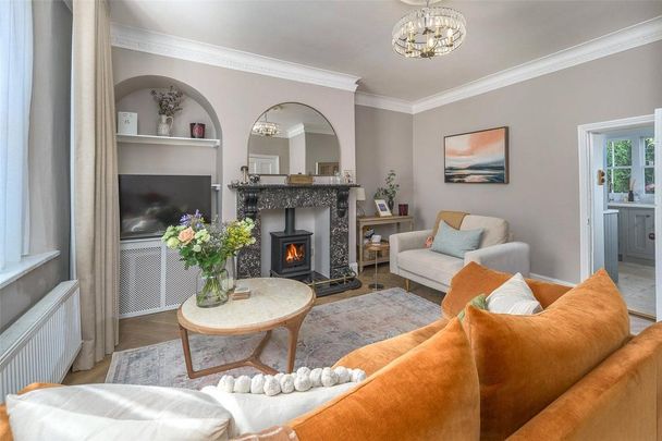 3 bedroom end of terrace house to rent - Photo 1