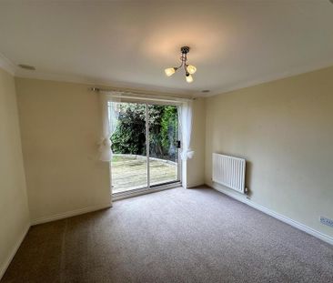 4 bedroom detached house to rent - Photo 3