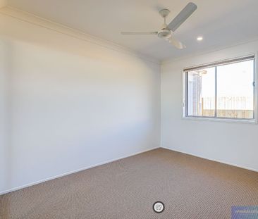 49 Weedbrook Street, Park Ridge South QLD 4125 - House For Rent | D... - Photo 2