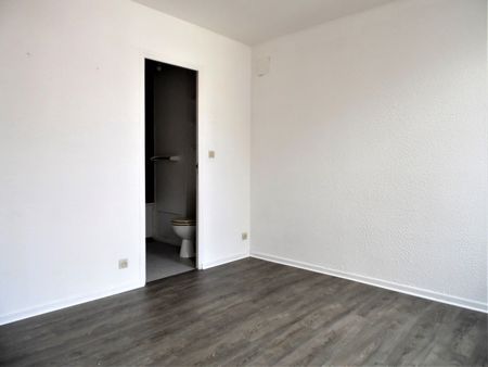 RUE SAINT-NICOLAS - (DISPONIBILITE IMMEDIATE) - Photo 3