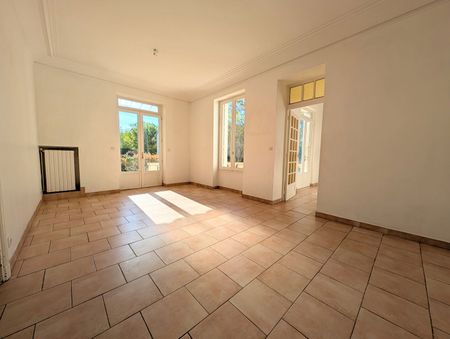 Location Maison 6 pièces 135m² - Photo 2