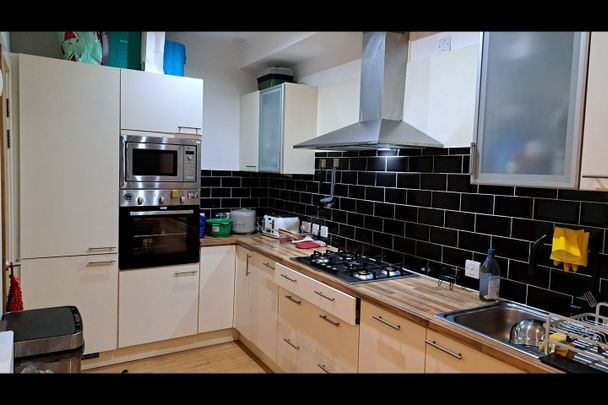 Room in a Shared Flat, Glasgow Harbour Terraces, G11 - Photo 1