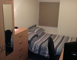 Room for Rent in Worcester - Photo 1