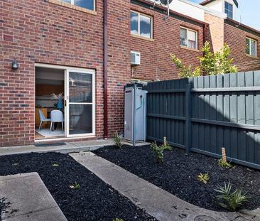 8/51 Holmes Road, Moonee Ponds VIC 3039 - Photo 4