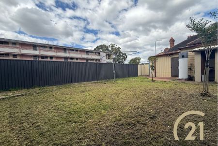 3 Bedroom Family Home, in a Prime Location! - Photo 3