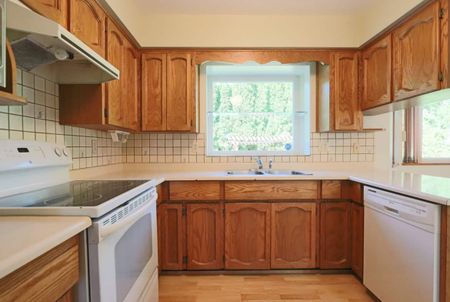 15367 85 Avenue, Surrey - Photo 5