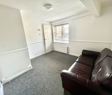 St Philips Court, Huddersfield - Photo 1