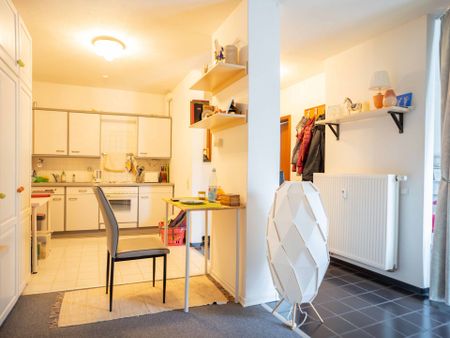 Direkt am Schmölderpark: Schickes DG-Appartement mit Einbauküche! - Photo 3